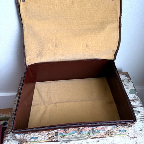 Vintage Floral Tapestry Collapsible Suitcase with Lucite Handle and Zipper Closu - Picture 9 of 16